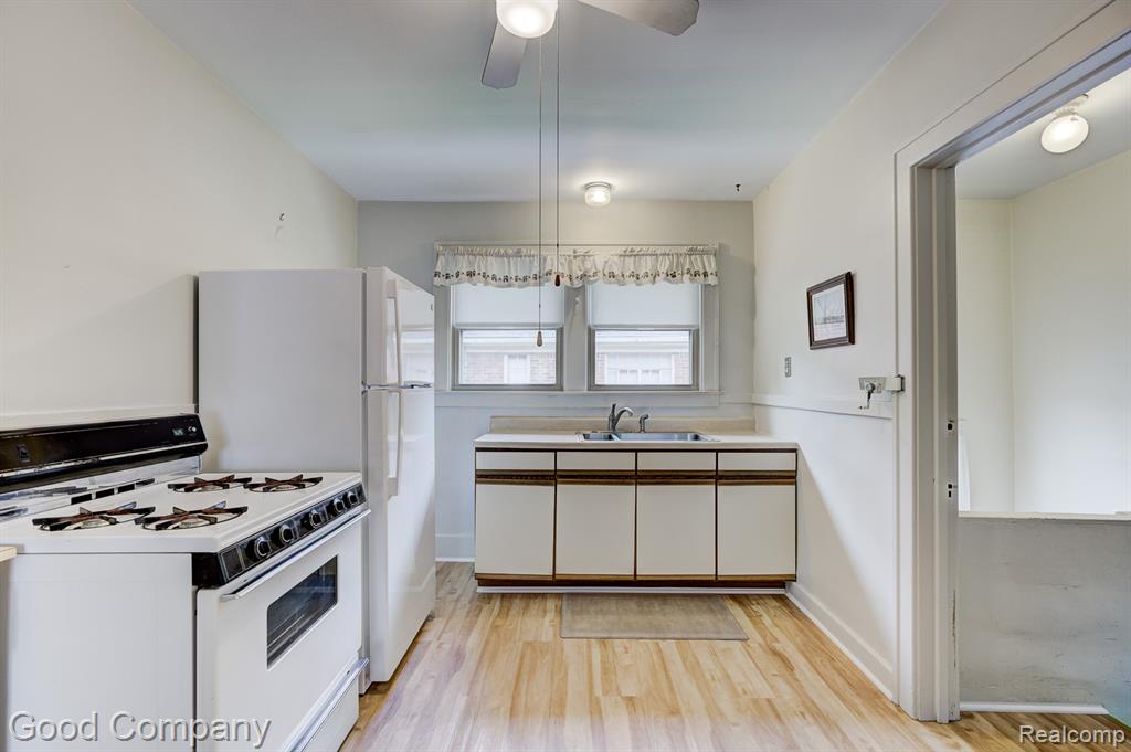 515 W Golden Gate, Highland Park, MI 48203 — Photo 31