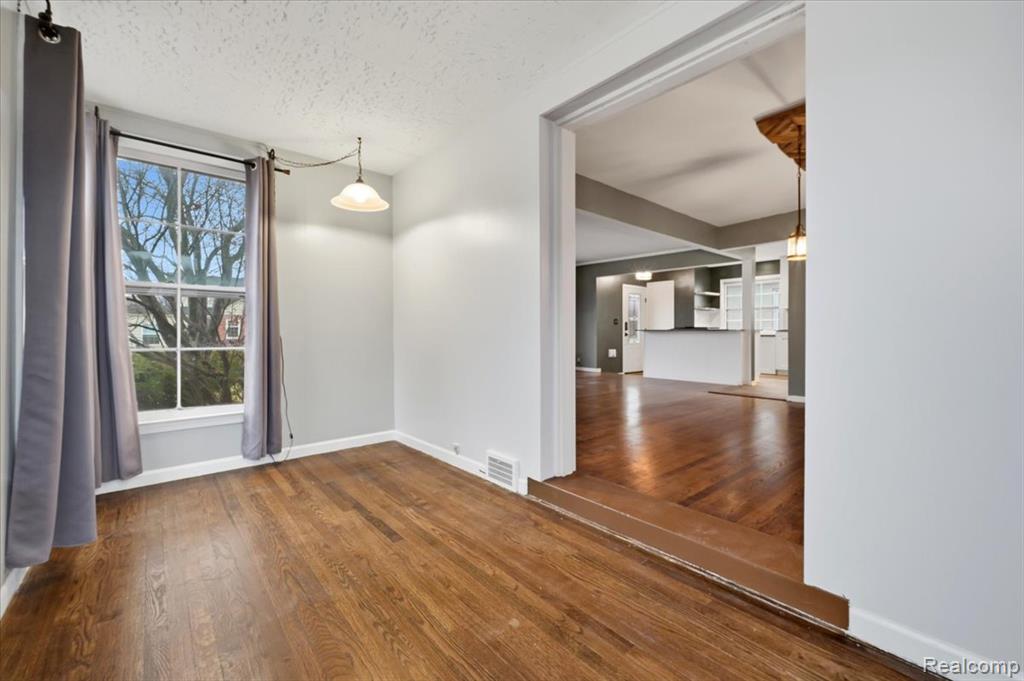 431 Colonial Court, Grosse Pointe Farms, MI 48236 — Photo 14