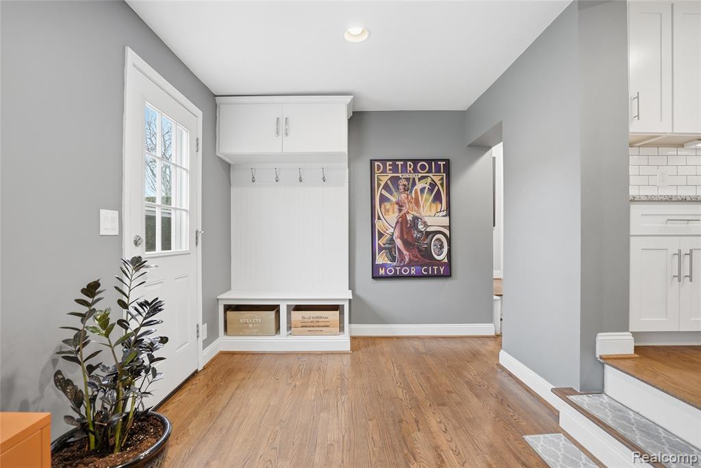 373 Hillcrest Avenue, Grosse Pointe Farms, MI 48236 — Photo 21