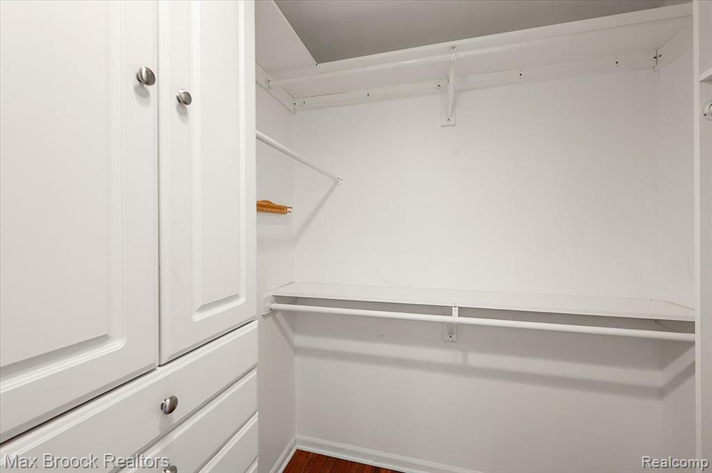 888 Tartan Trail, Bloomfield Hills, MI 48304 — Photo 23