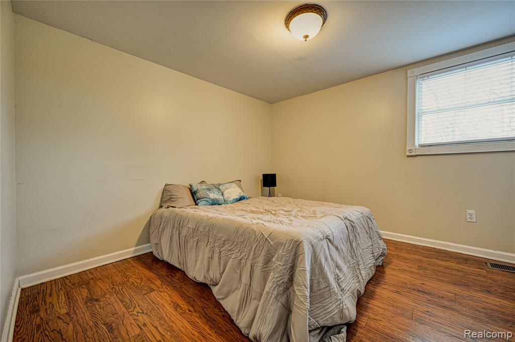 969 Dunreath Street, Walled Lake, MI 48390 — Photo 17