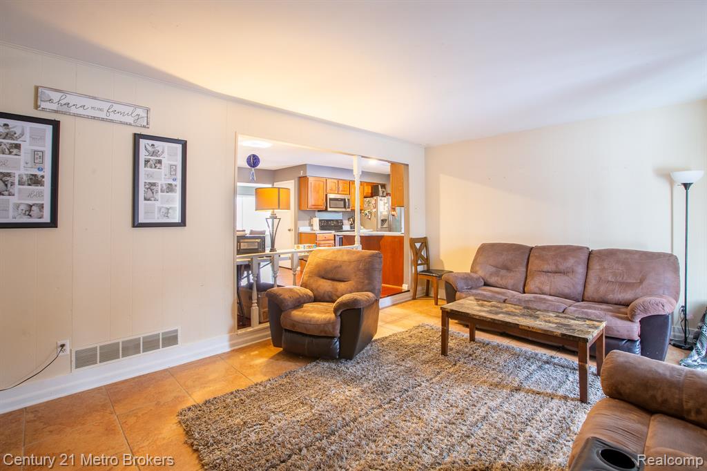 6101 Belsay Road, Grand Blanc, MI 48439 — Photo 17