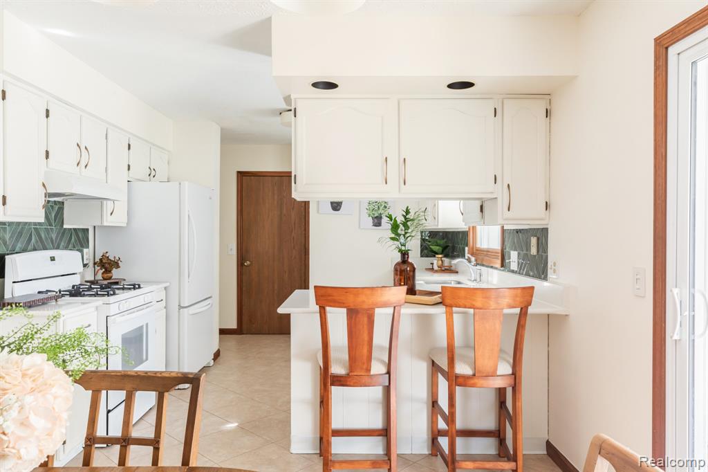 4819 Moultrie Circle, Lansing, MI 48917 — Photo 18