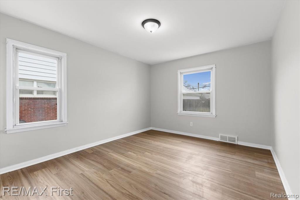 20675 Van Antwerp Street, Harper Woods, MI 48225 — Photo 10