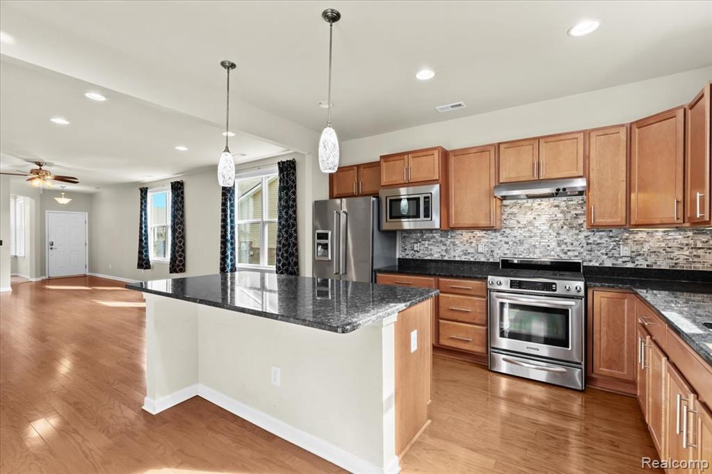 24338 Walloon Way, Brownstown, MI 48134 — Photo 12