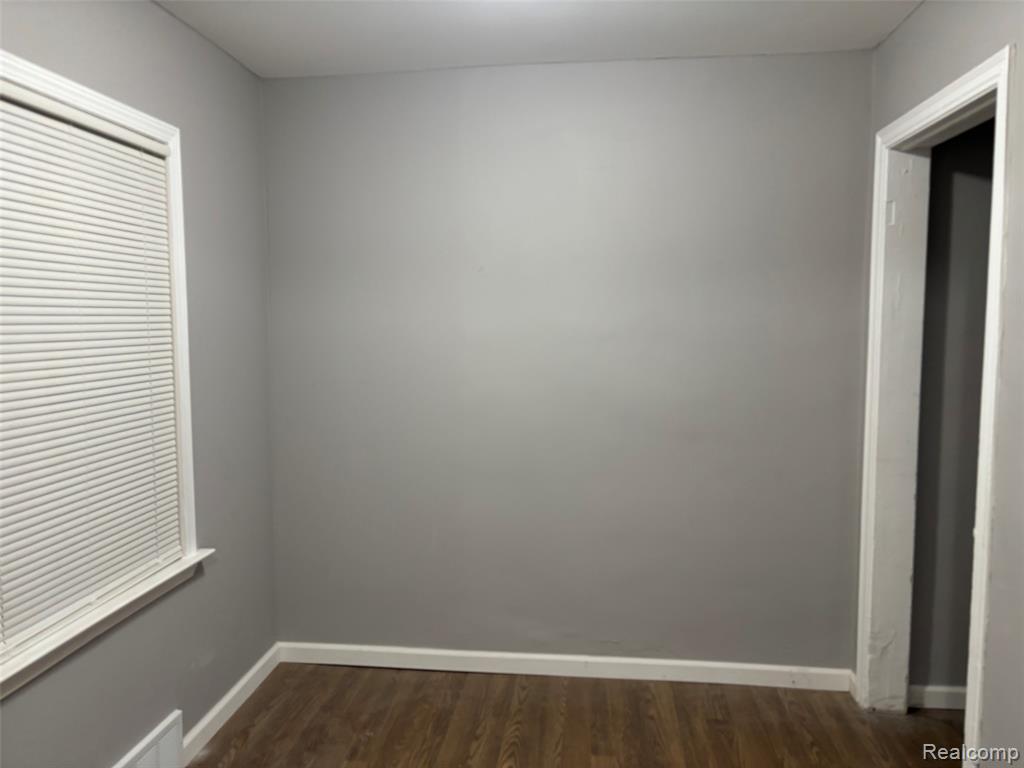19331 Hoover Street - Photo 3