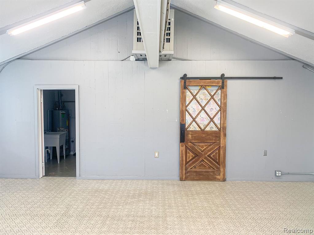 5357 FENTON Road, Grand Blanc, MI 48507 — Photo 2