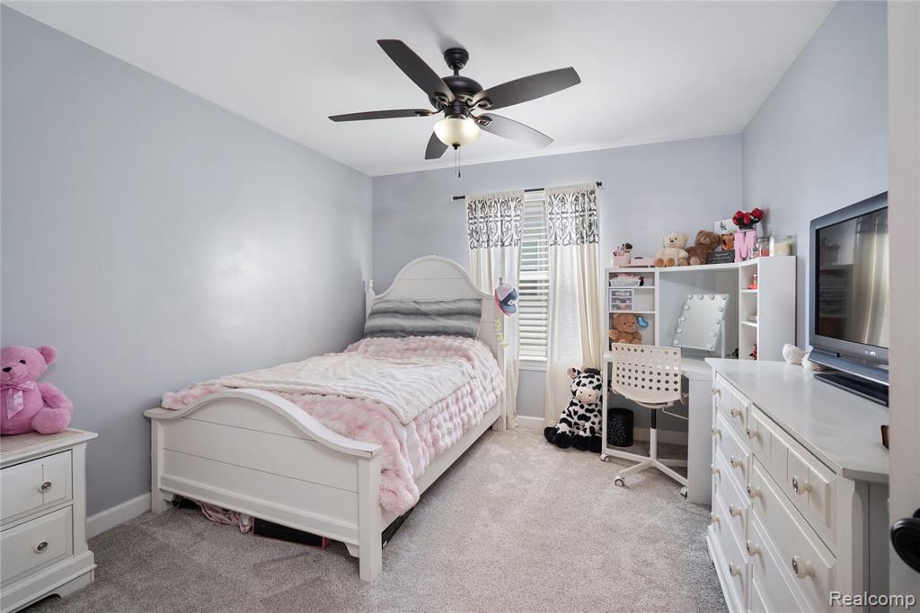 529 Napa Valley Drive, Milford, MI 48381 — Photo 23