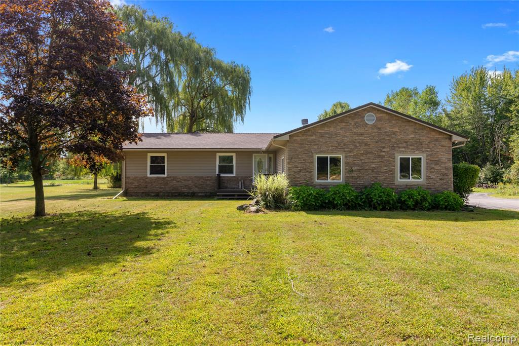 8145 Lindsey Road, Casco, MI 48064 — Photo 2