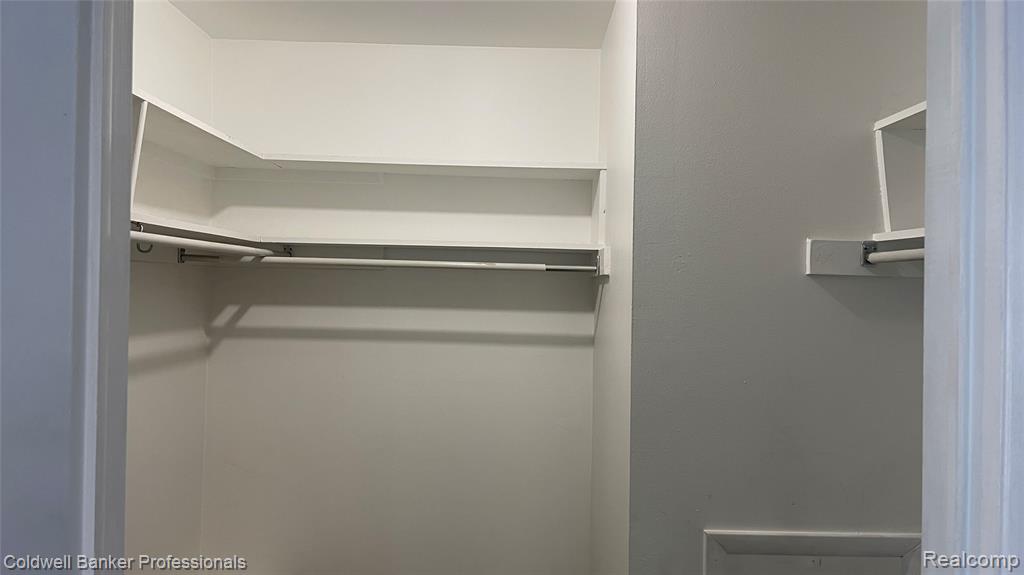 530 Riviera Drive, Saint Clair Shores, MI 48080 — Photo 12