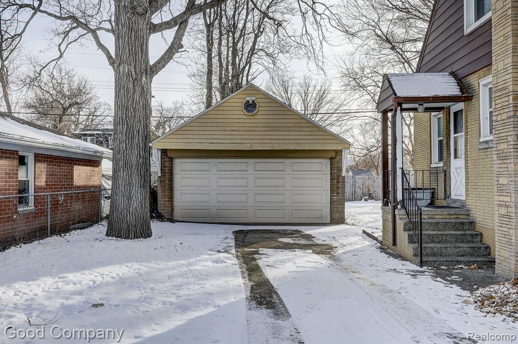 518 E Maxlow Avenue, Hazel Park, MI 48030 — Photo 36