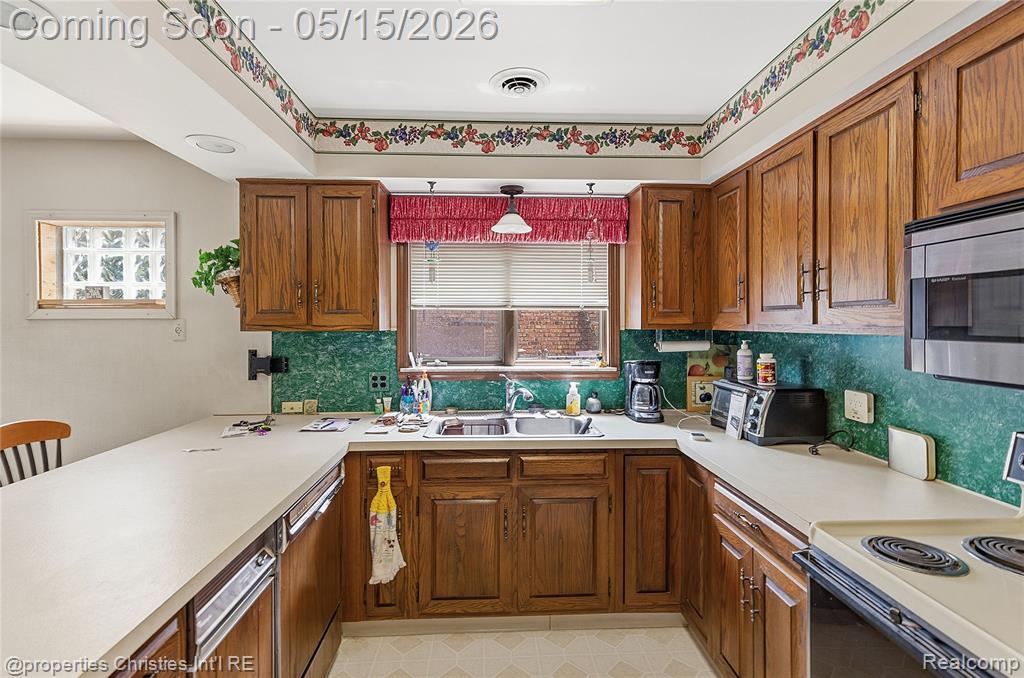 38324 Santa Anna Street, Clinton Twp, MI 48036 — Photo 10