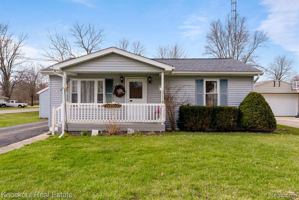 203 ATHLETIC Street, Otisville, MI 48463 — Photo 2