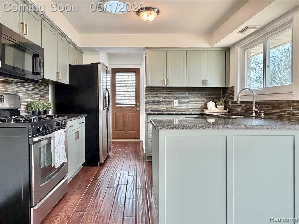 771 Edgewood Drive, Rochester, MI 48306 — Photo 7