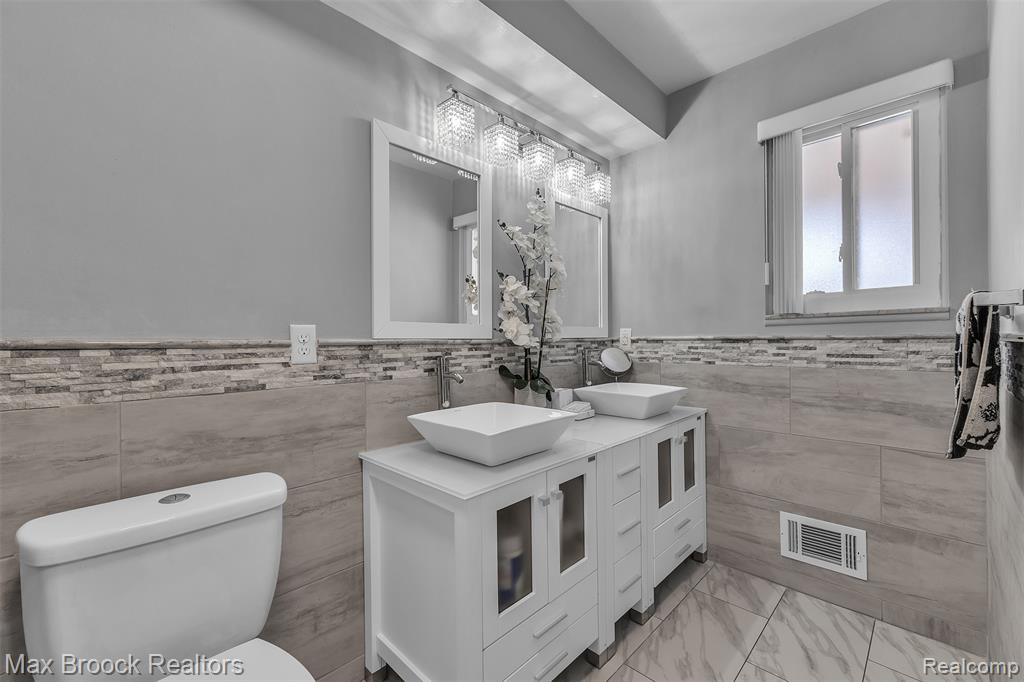 41893 Mary Kay Drive, Clinton Twp, MI 48038 — Photo 38