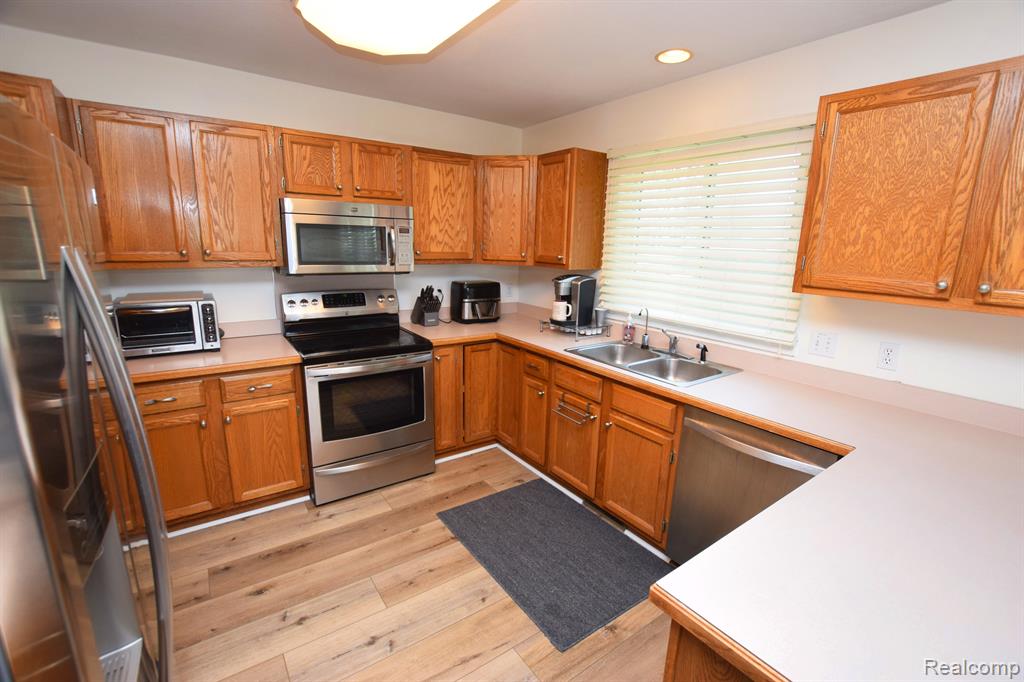 8274 North PORT, Grand Blanc, MI 48439 — Photo 2
