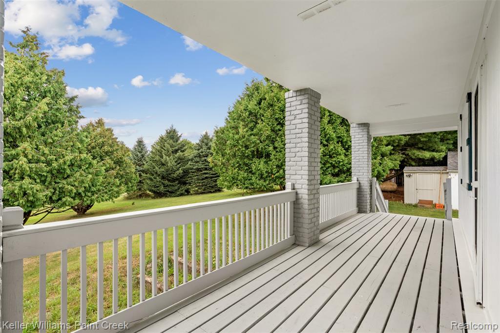 990 N Oxford Road, Oxford, MI 48371 — Photo 11