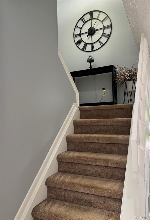 405 Woodstone Road, Waterford, MI 48327 — Photo 17