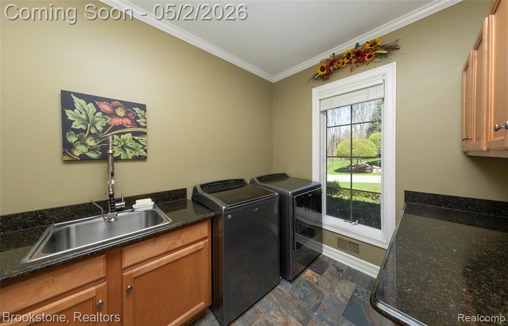 9811 KINGSTON POINTE, Clarkston, MI 48348 — Photo 39