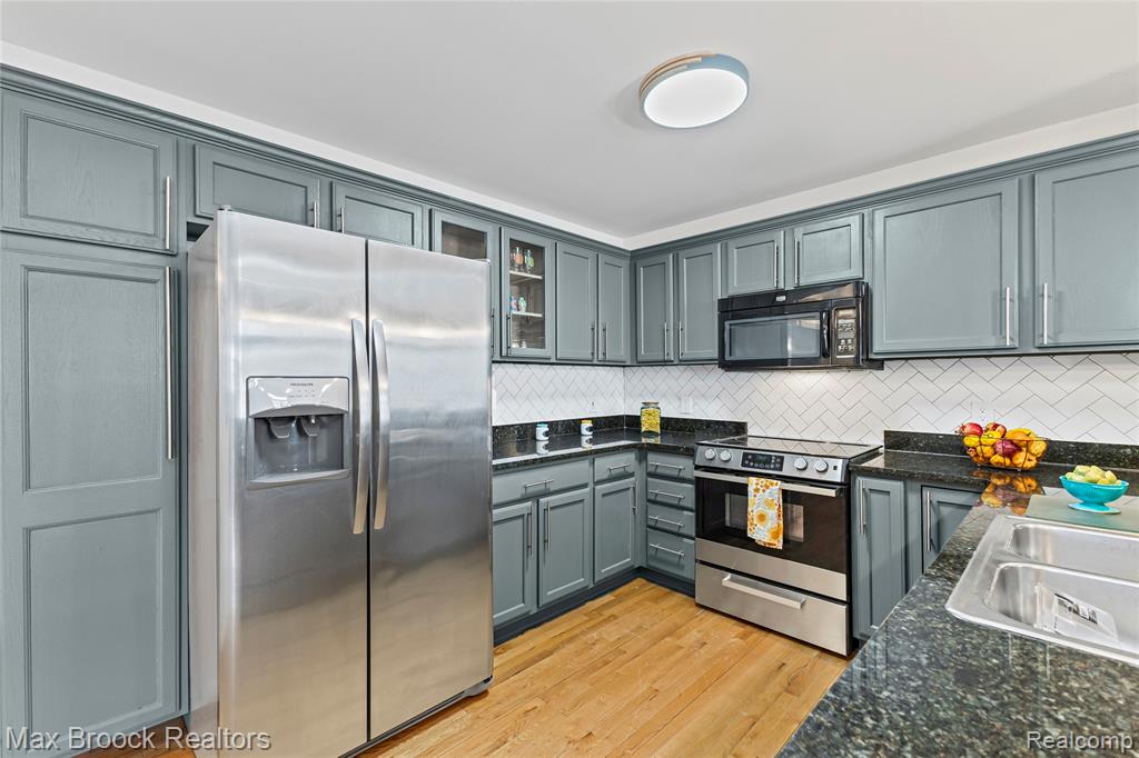 5817 Twin Oaks Drive, Sterling Heights, MI 48314 — Photo 39