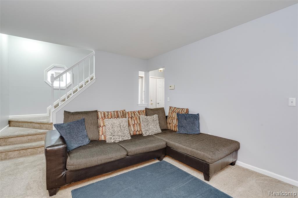 7783 Princeton Court, 56, Westland, MI — Photo 6