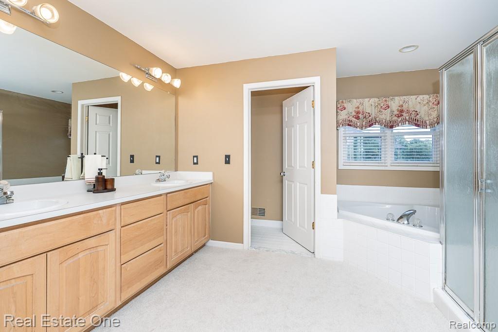 4595 Dunbar Court, Rochester, MI 48306 — Photo 25