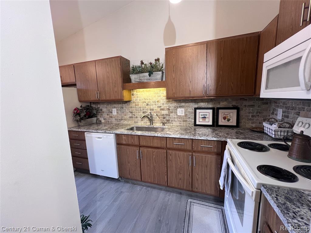 61958 Ticonderoga Drive, South Lyon, MI 48178 — Photo 5