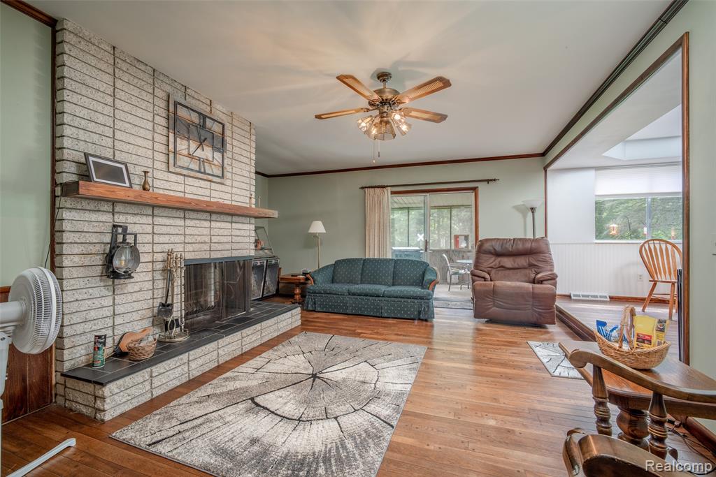 560 Coats Road, Lake Orion, MI 48362 — Photo 18