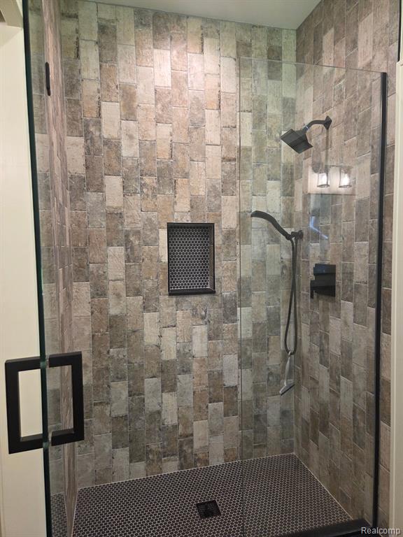 5697 EVERGREEN KNOLL, Howell, MI 48855 — Photo 19