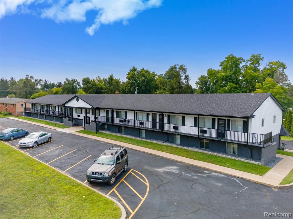 2475 S COMMERCE Road, Wolverine Lake, MI 48390 — Photo 5