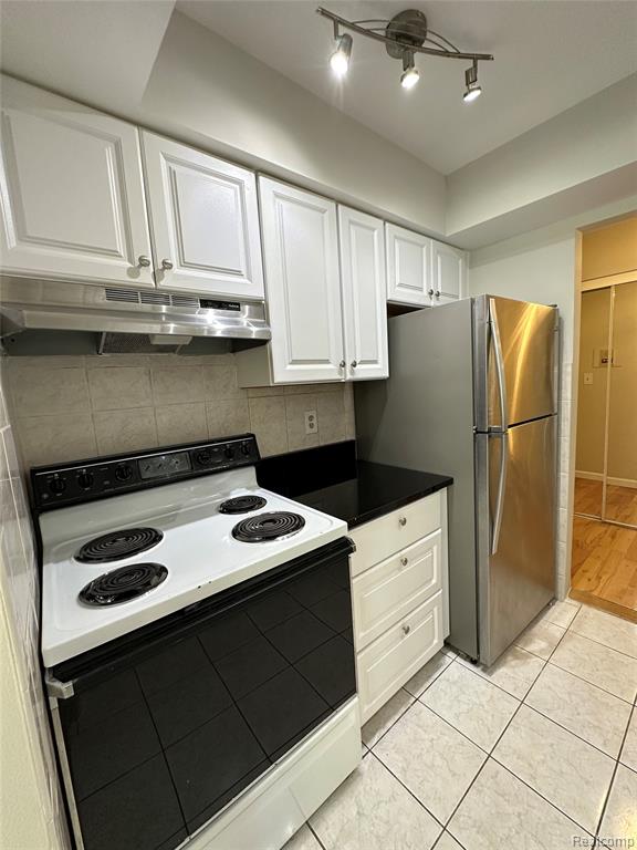 755 E Fox Hills Drive, Bloomfield Hills, MI 48304 — Photo 15