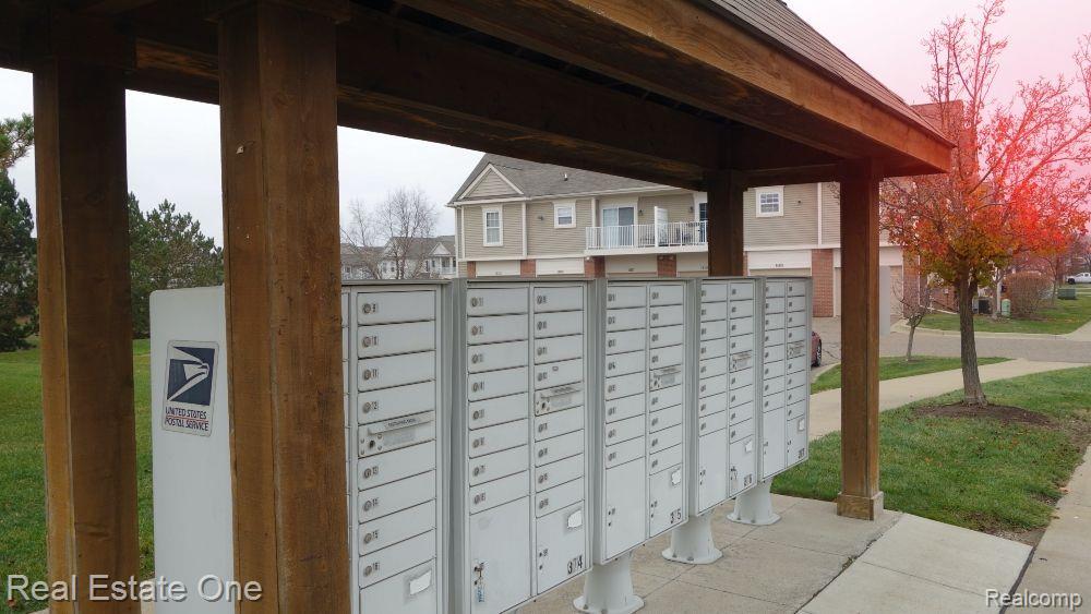 11211 ADDINGTON Drive, 139, Commerce Twp, MI 48390 — Photo 24