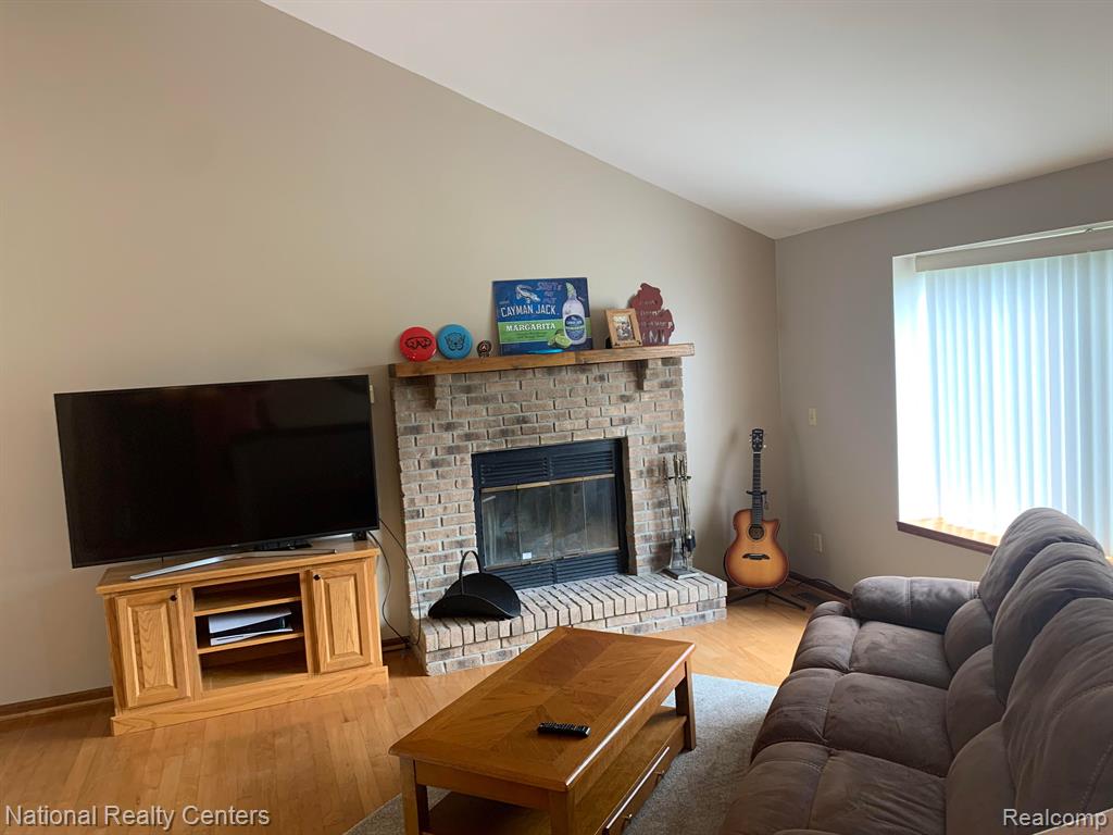 860 BALD EAGLE LAKE Road, Ortonville, MI 48462 — Photo 4