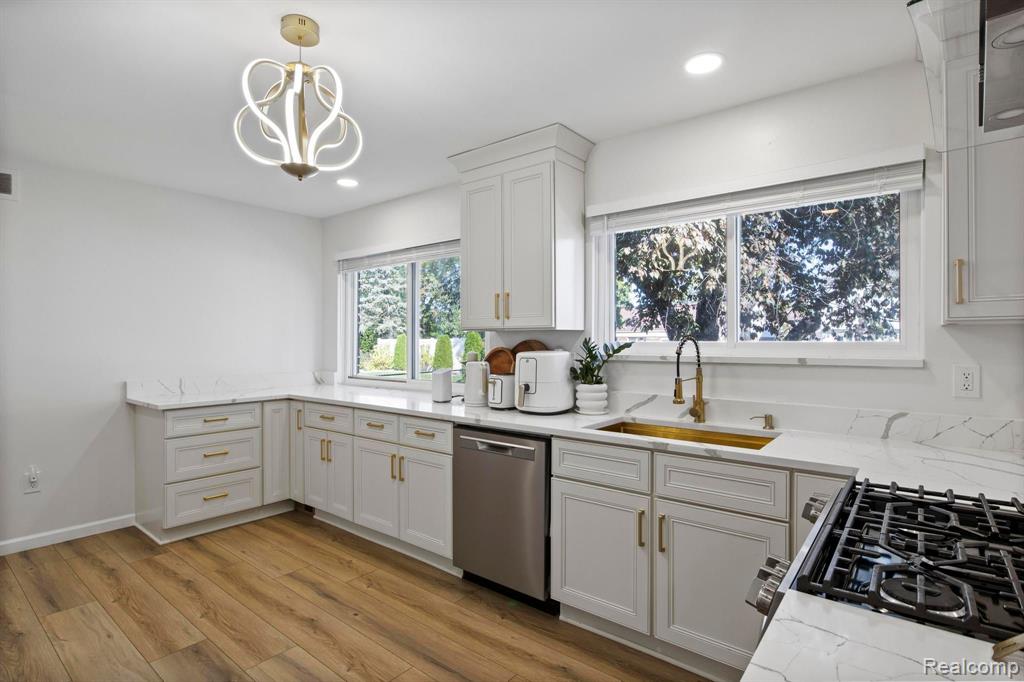 723 PRINCESS Drive, Canton, MI 48188 — Photo 3