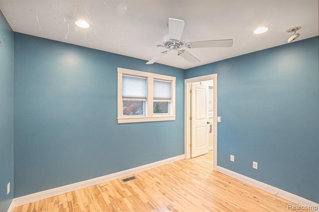 1296 LAKEVIEW Drive, Tipton, MI 49287 — Photo 17