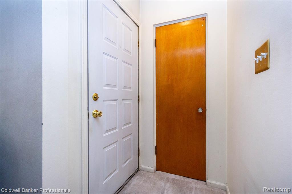 7332 N Vernon Street E, Dearborn Heights, MI 48127 — Photo 4