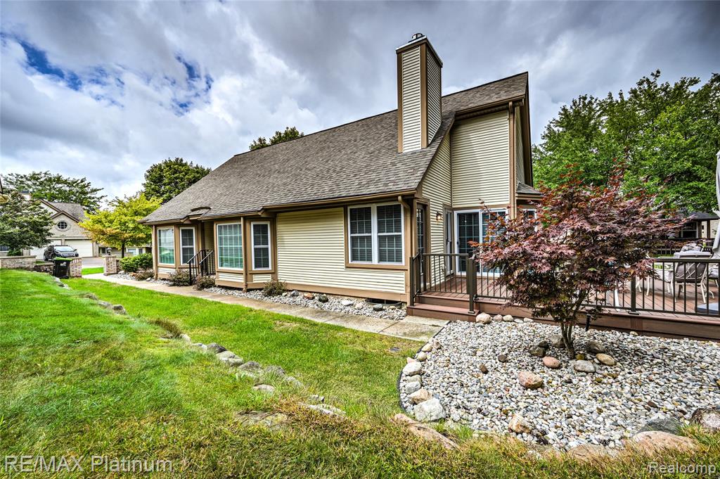 807 Whisperwood Drive, 70, Fenton, MI 48430 — Photo 42