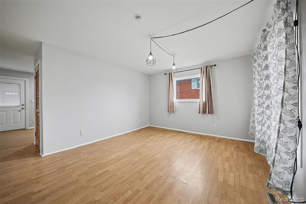 9228 Mueller Street, Taylor, MI 48180 — Photo 10