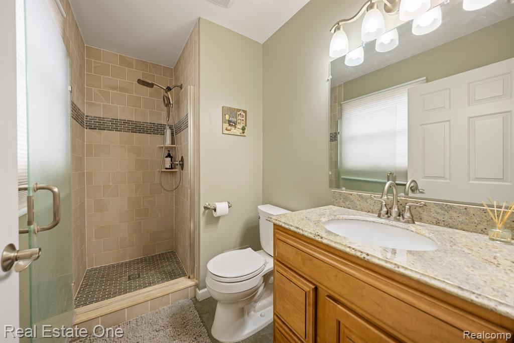 65 S WILLIAMS LAKE Road, Waterford, MI 48327 — Photo 20