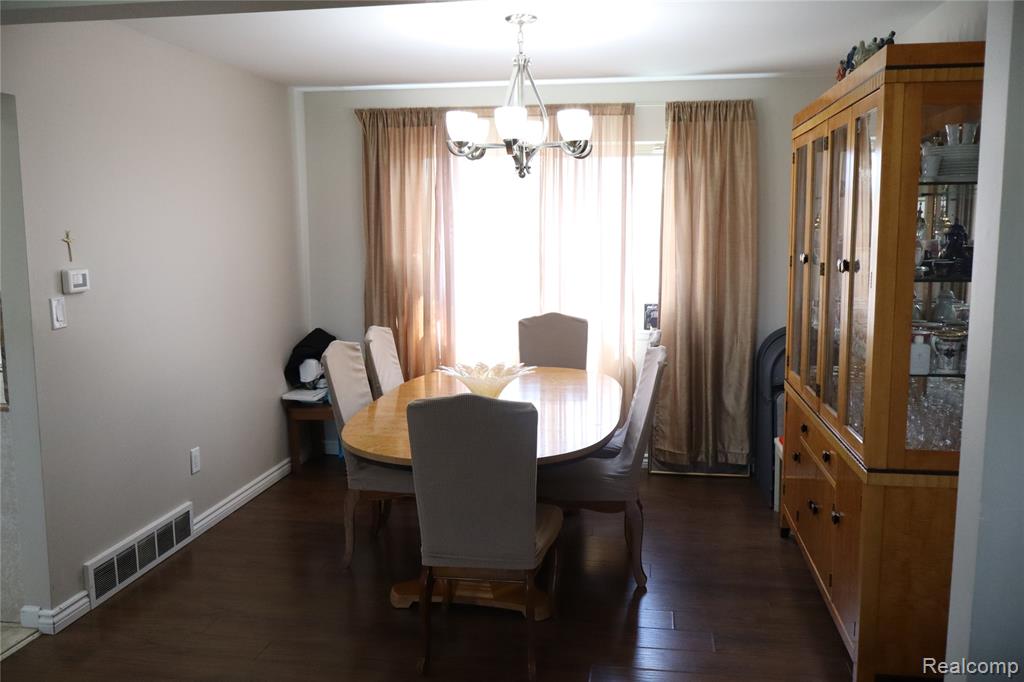 39552 Forbes Drive, Sterling Heights, MI 48310 — Photo 11