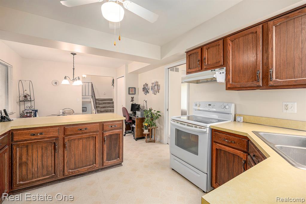 5982 Slate Drive, Troy, MI 48085 — Photo 14