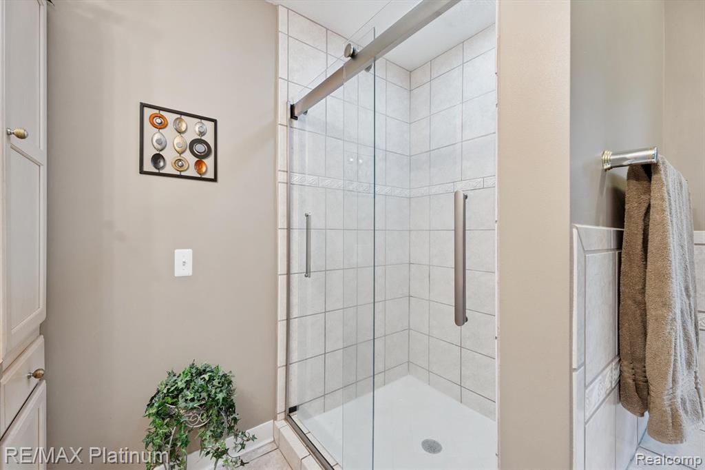 8872 Thornapple Drive, Pinckney, MI 48169 — Photo 41