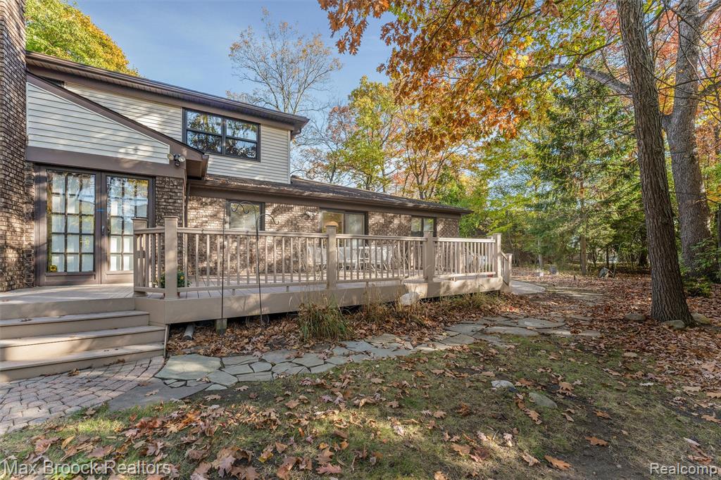 5946 Cherry Crest Drive, West Bloomfield, MI — Photo 54