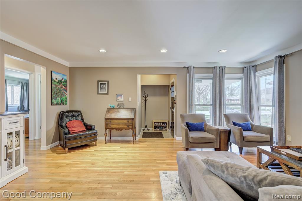 4248 Rosewold Avenue, Royal Oak, MI 48073 — Photo 2
