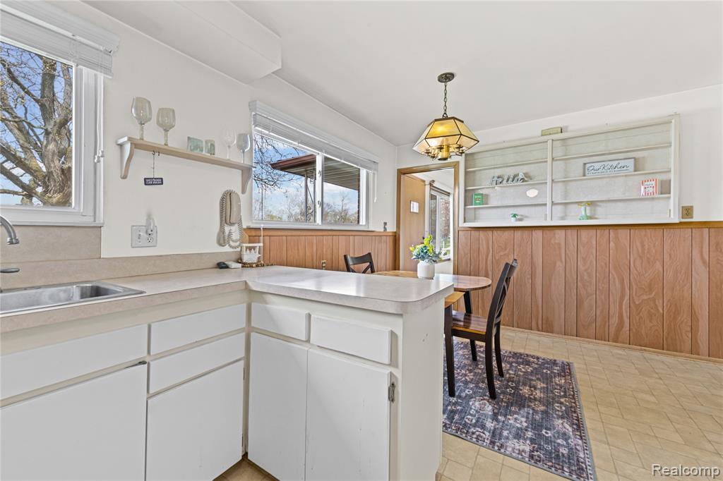 25629 Ridgeway Street, Dearborn Heights, MI 48127 — Photo 18