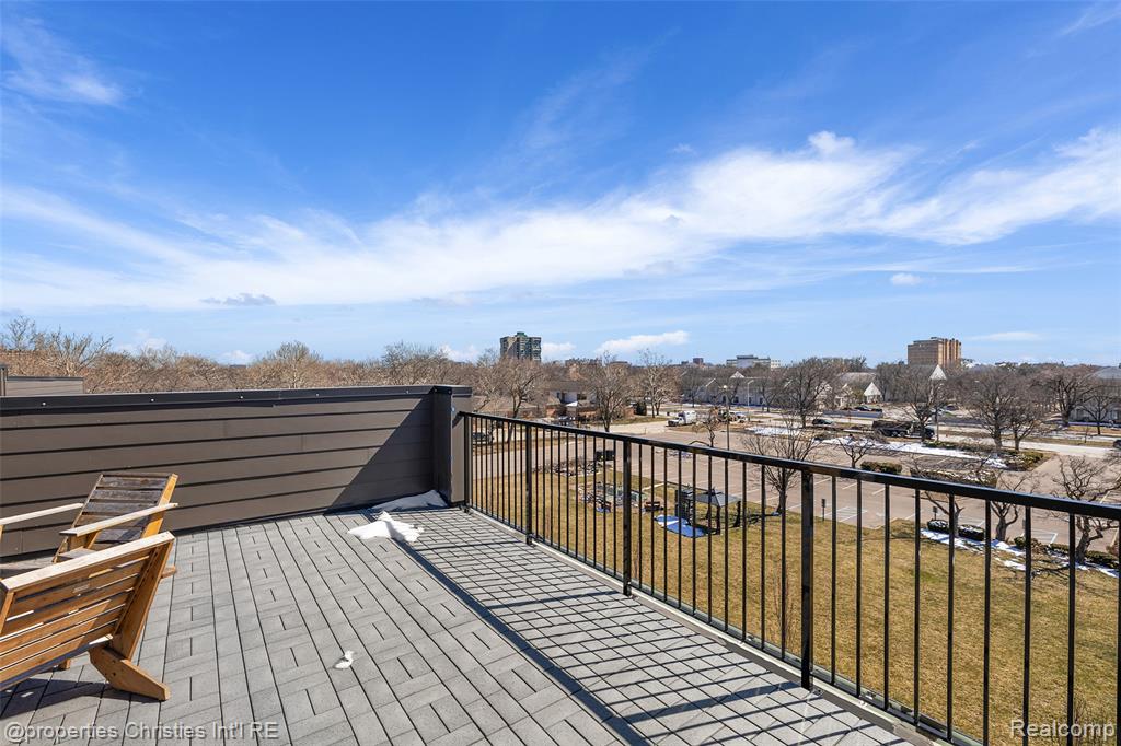 1041 HAMPTON Circle, 43, Detroit, MI 48207 — Photo 29