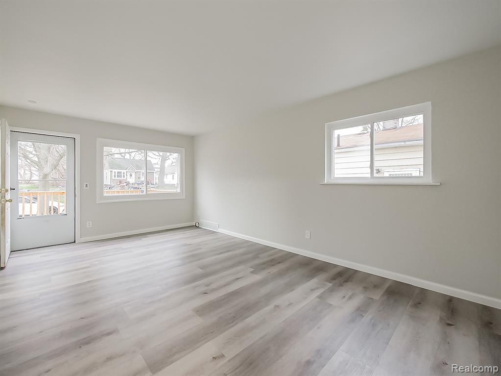 536 Emerson Avenue, Pontiac, MI 48342 — Photo 7