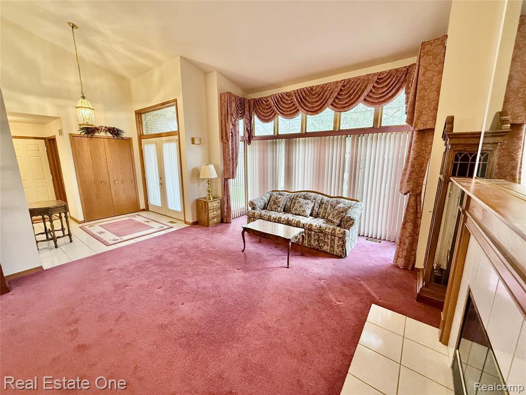 42827 Matthew Drive, Sterling Heights, MI 48313 — Photo 4
