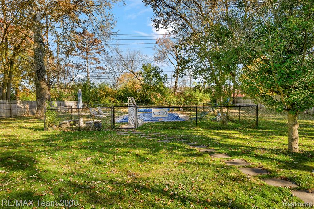 23044 Lake Way, Farmington, MI 48336 — Photo 6