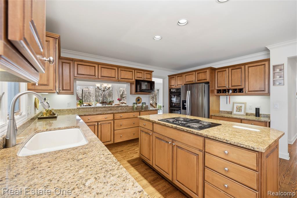 7026 Daventry Woods Drive, West Bloomfield, MI — Photo 15